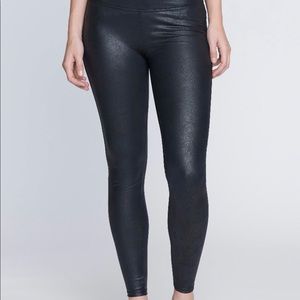 ULTRA HIGH RISE SCULPTING LEGGING
